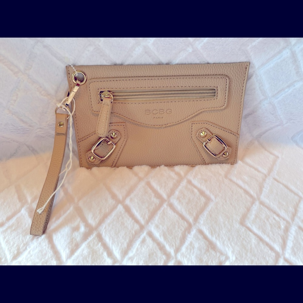 New BCBG wristlet